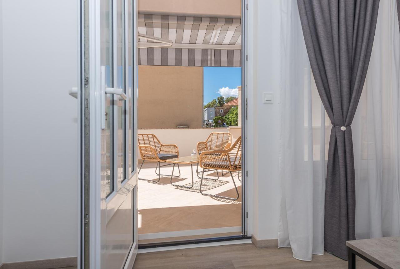 Apartments By The Sea Makarska - 19134 ภายนอก รูปภาพ