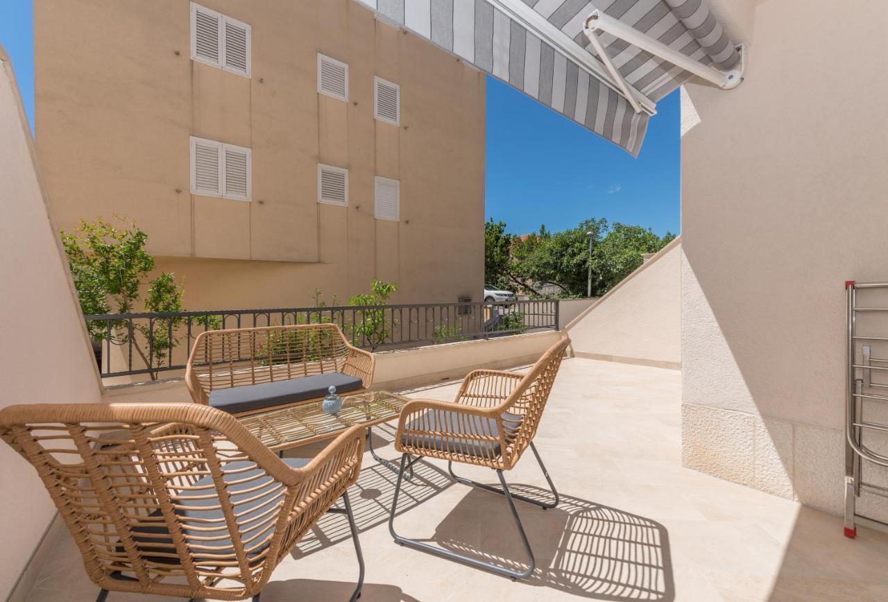 Apartments By The Sea Makarska - 19134 ภายนอก รูปภาพ
