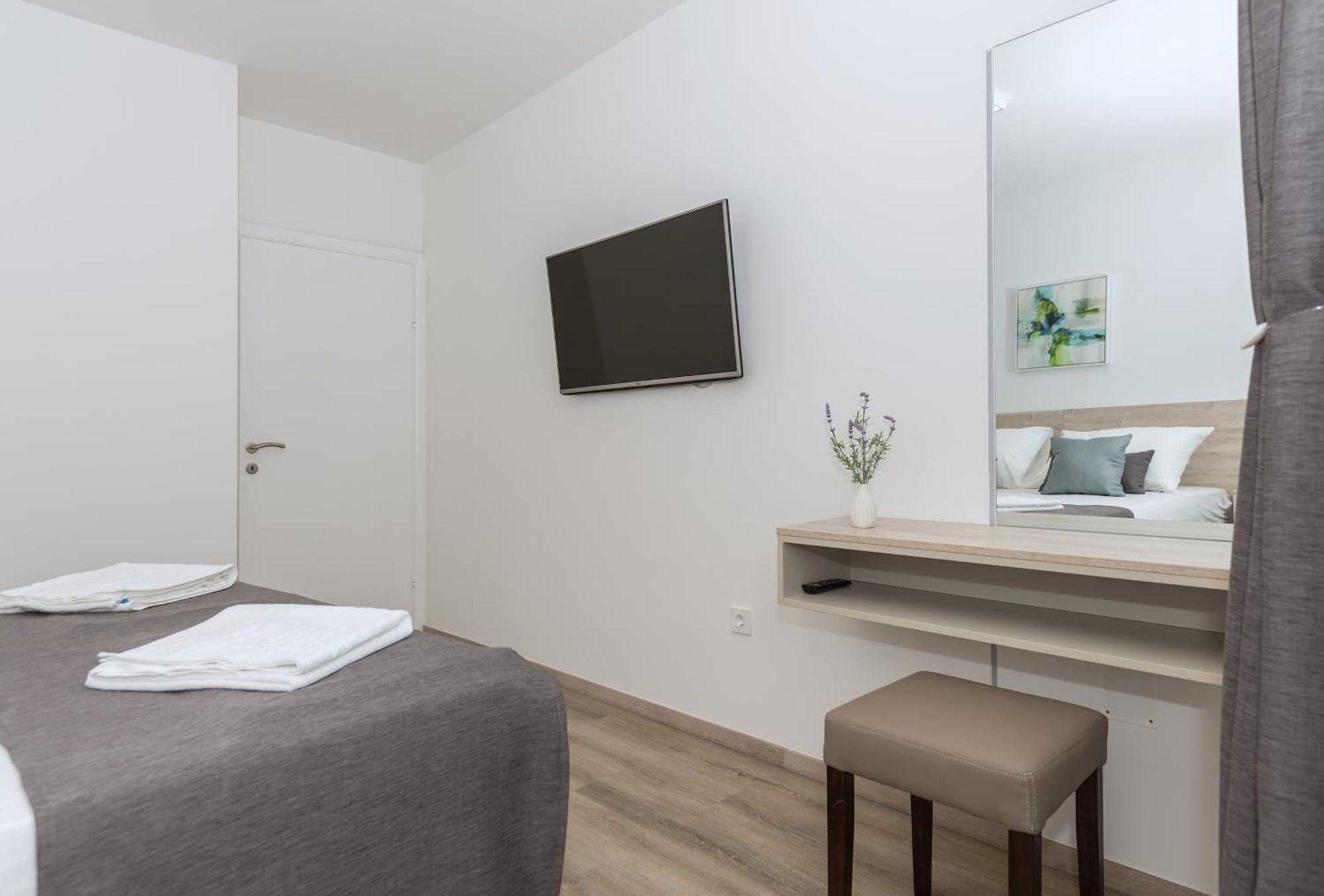 Apartments By The Sea Makarska - 19134 ห้อง รูปภาพ
